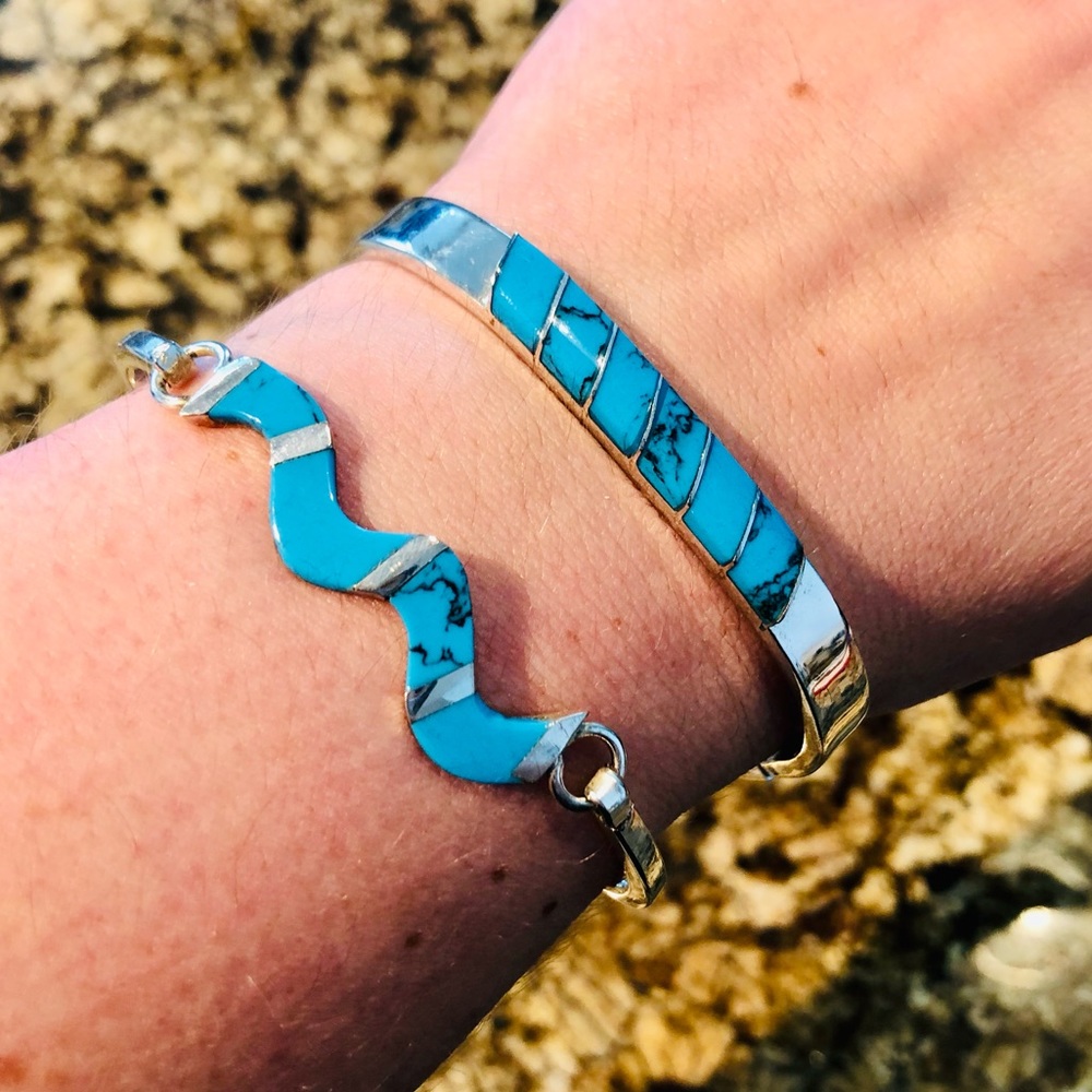 ✨ 💕Beautiful set of Bangle Bracelets!! 💕✨ - Picture 2 of 12